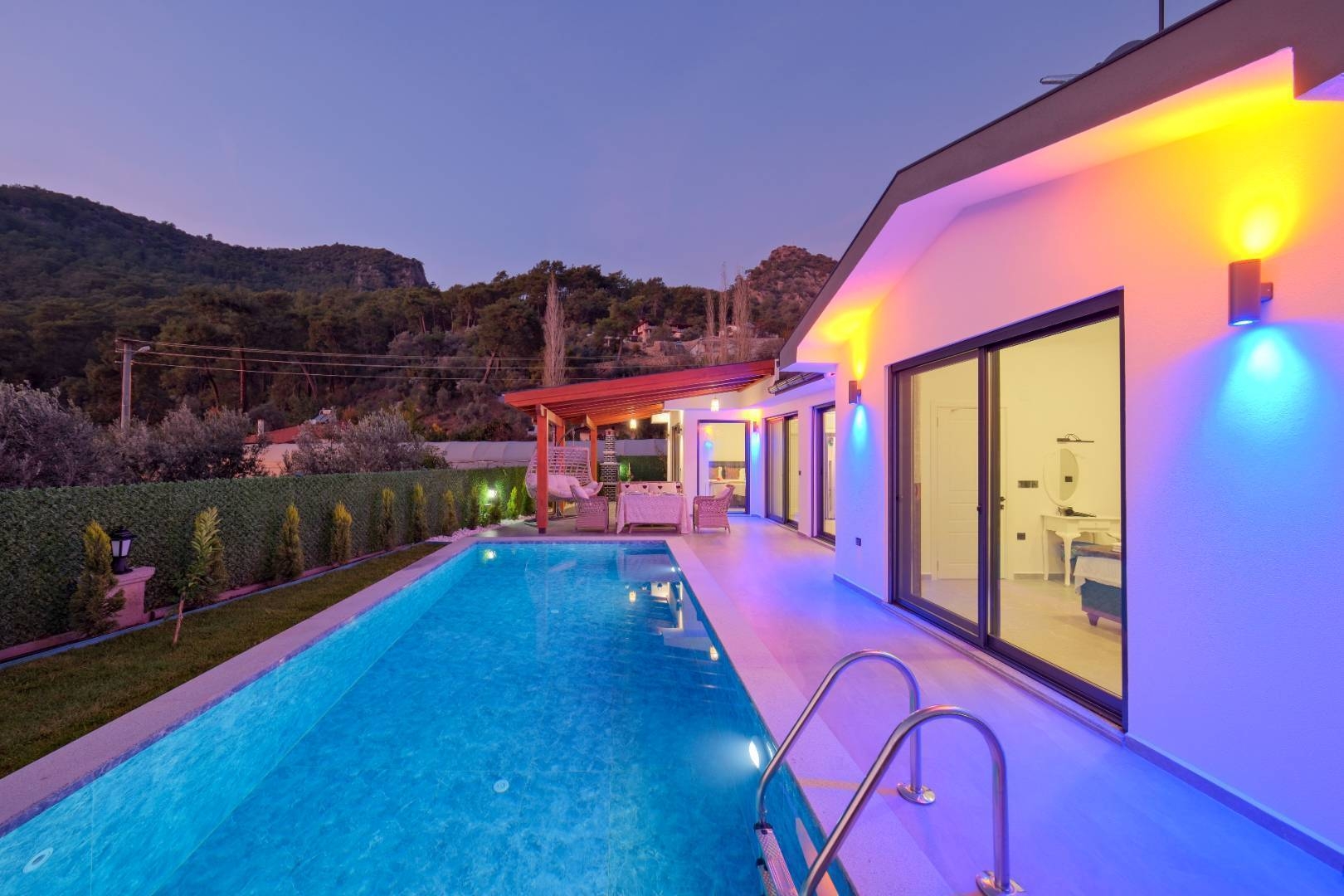 Fethiye İnlice'de Şehrin Gürültüsünden Uzakta, Özel Havuzlu, Şık Villa