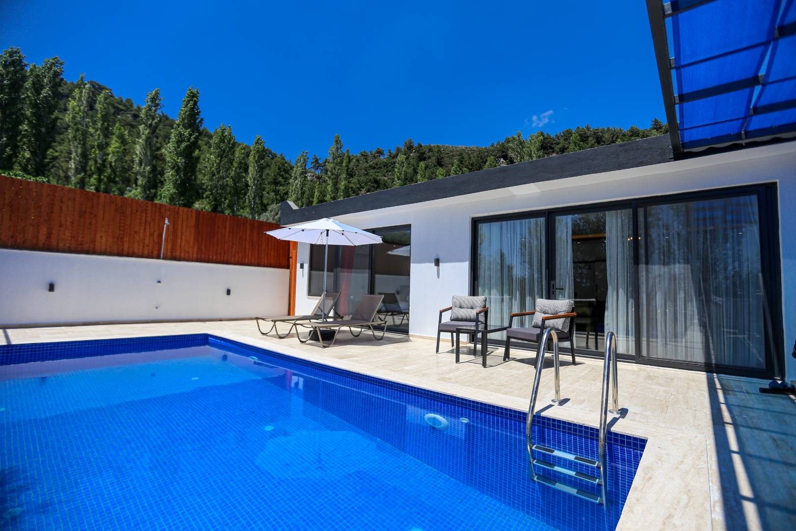 Kaş İslamlar'da Doğa Manzaralı, Özel Havuzlu, Jakuzili, Kiralık Villa