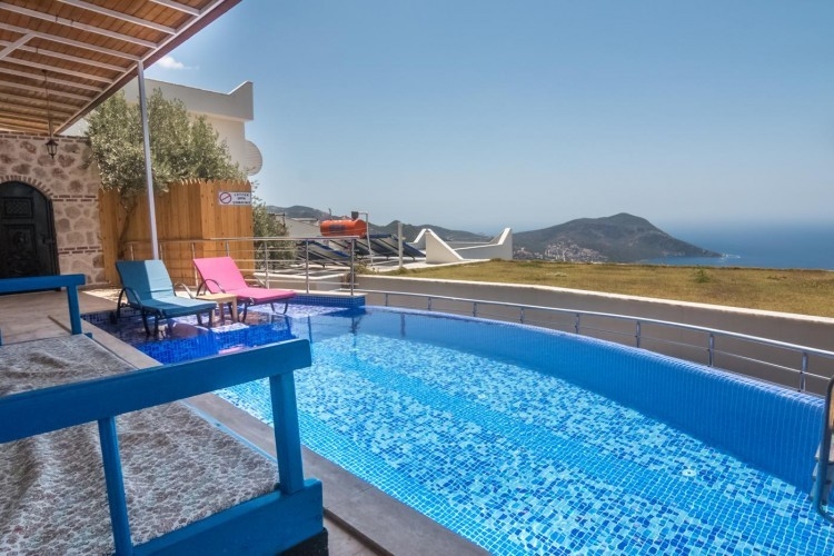 Kaş İslamlar'da Muhteşem Deniz Manzaralı, Özel Havuzlu, Romantik Villa