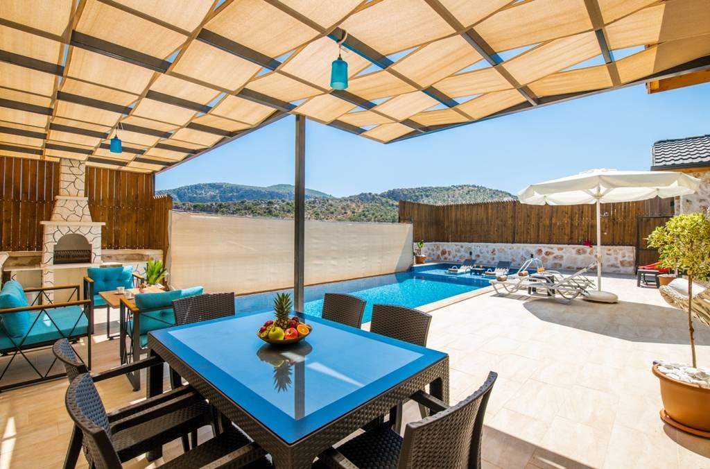 Kaş Bezirgan'da Enfes Taş Mimarili, Özel Havuzlu, Jakuzili Villa