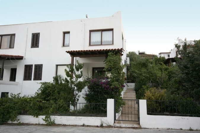 Bodrum Akyarlar'da Deniz Manzaralı, Ferah Konsepte Sahip Yazlık