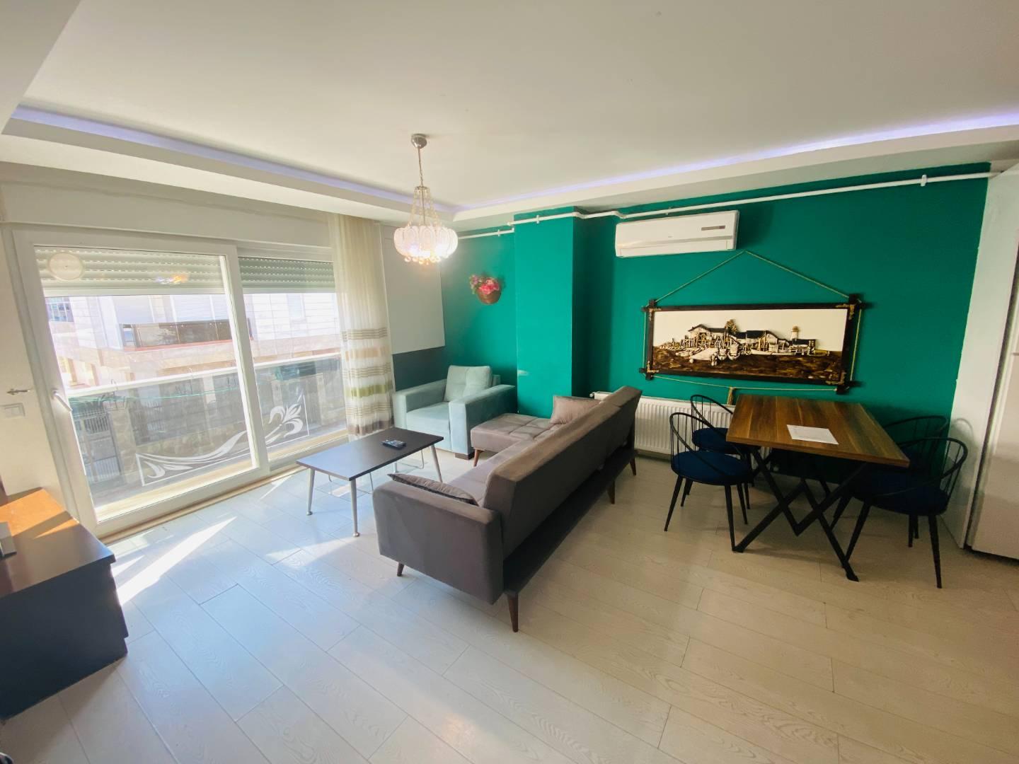 Konyaaltı Gürsu'da Plaja Yakın, Şehir Manzaralı, 1+1 Kiralık Suit-16506