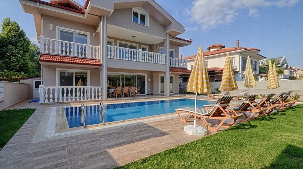 Ortaca Dalyan'da Merkezi Konumda, Özel Havuzlu, 10 Kişilik Villa