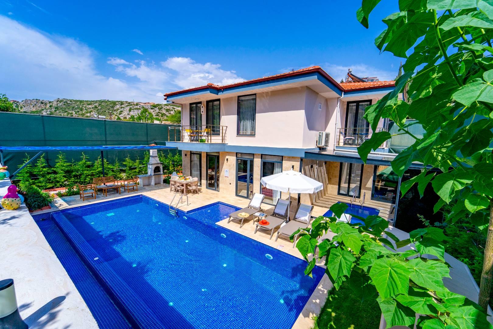 Kaş Patara'da Sessiz ve Sakin Konumda, Özel Havuzlu, Lüks Villa-26930