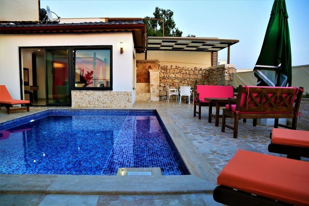 Kaş Bezirgan'da Doğa ve Deniz Manzaralı, Özel Havuzlu, Balayı Villası-19422