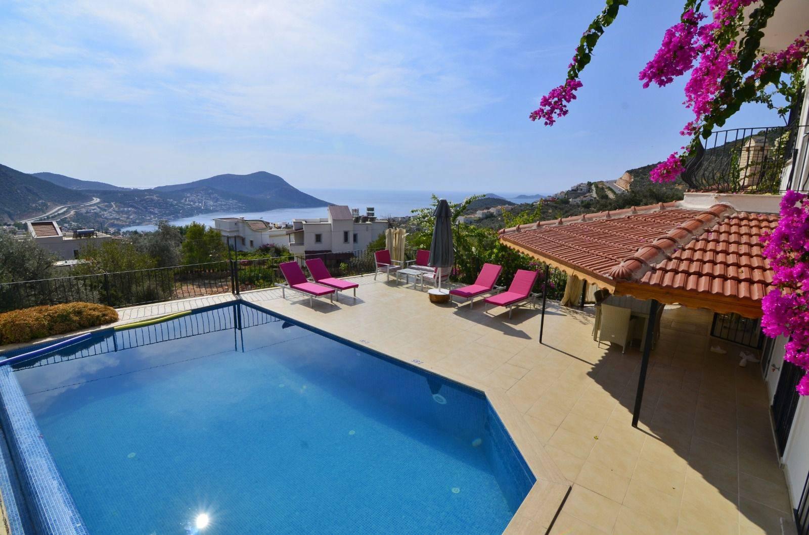 Kaş Kalkan'da Deniz Manzaralı, 8 Kişilik, Muhafazakar Villa-25789