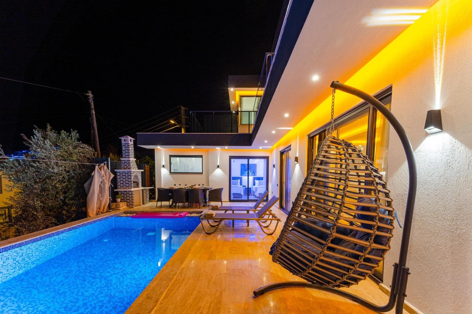 Kaş Bezirgan'da Lüks Mimarili, Özel Havuzlu, Jakuzili, Lüks Villa-28602