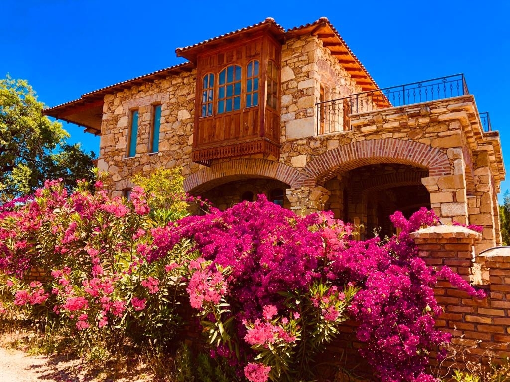 Antalya Side'de Taş Mimarili, Özel Havuzlu, Kiralık Konforlu Villa