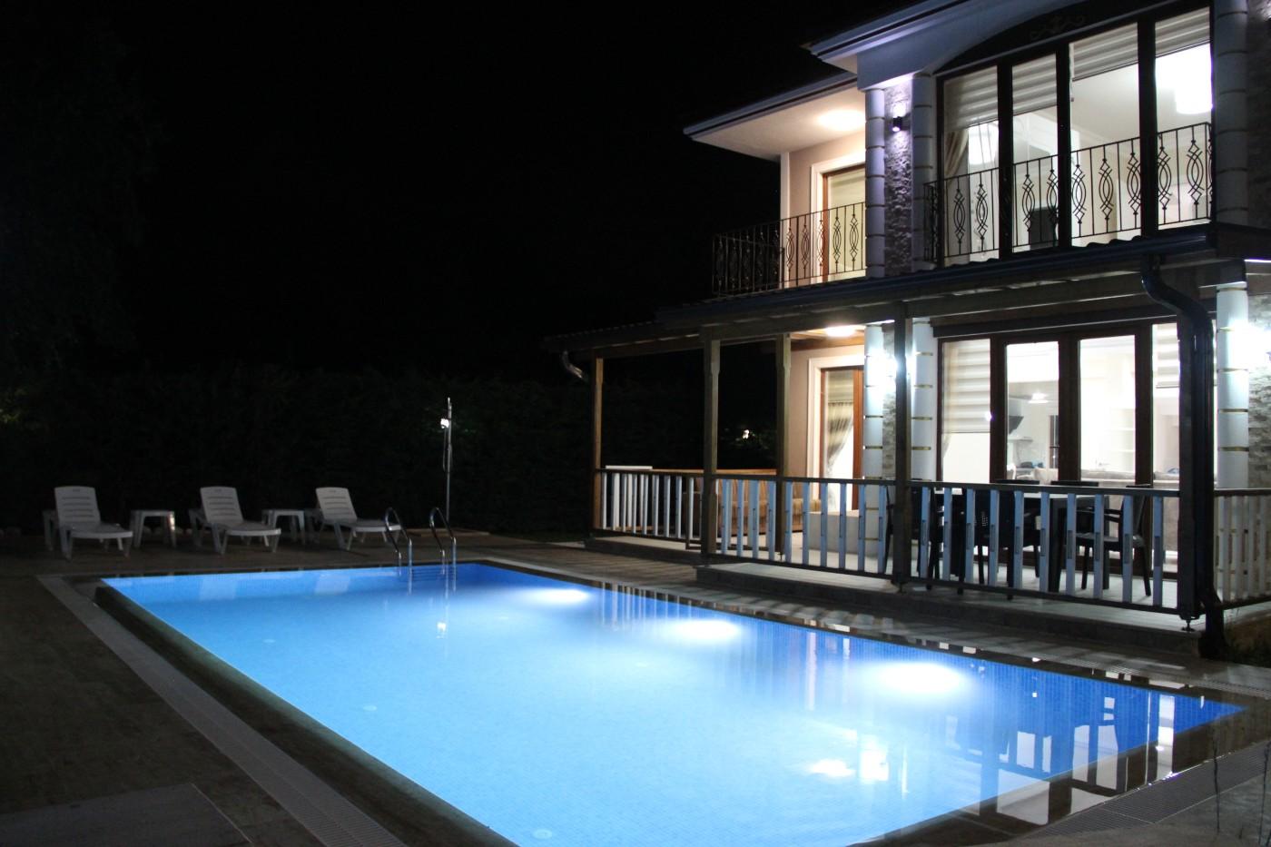 Sapanca'da Yeşillikler İçerisinde, Özel Havuzlu, 10 Kişilik Villa-14963