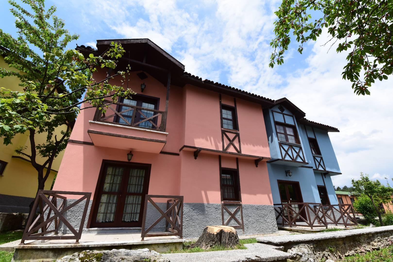 Abant'ta Çekirdek Ailelere Uygun, Ortak Havuzlu, Kahvaltı Dahil Villa-40772