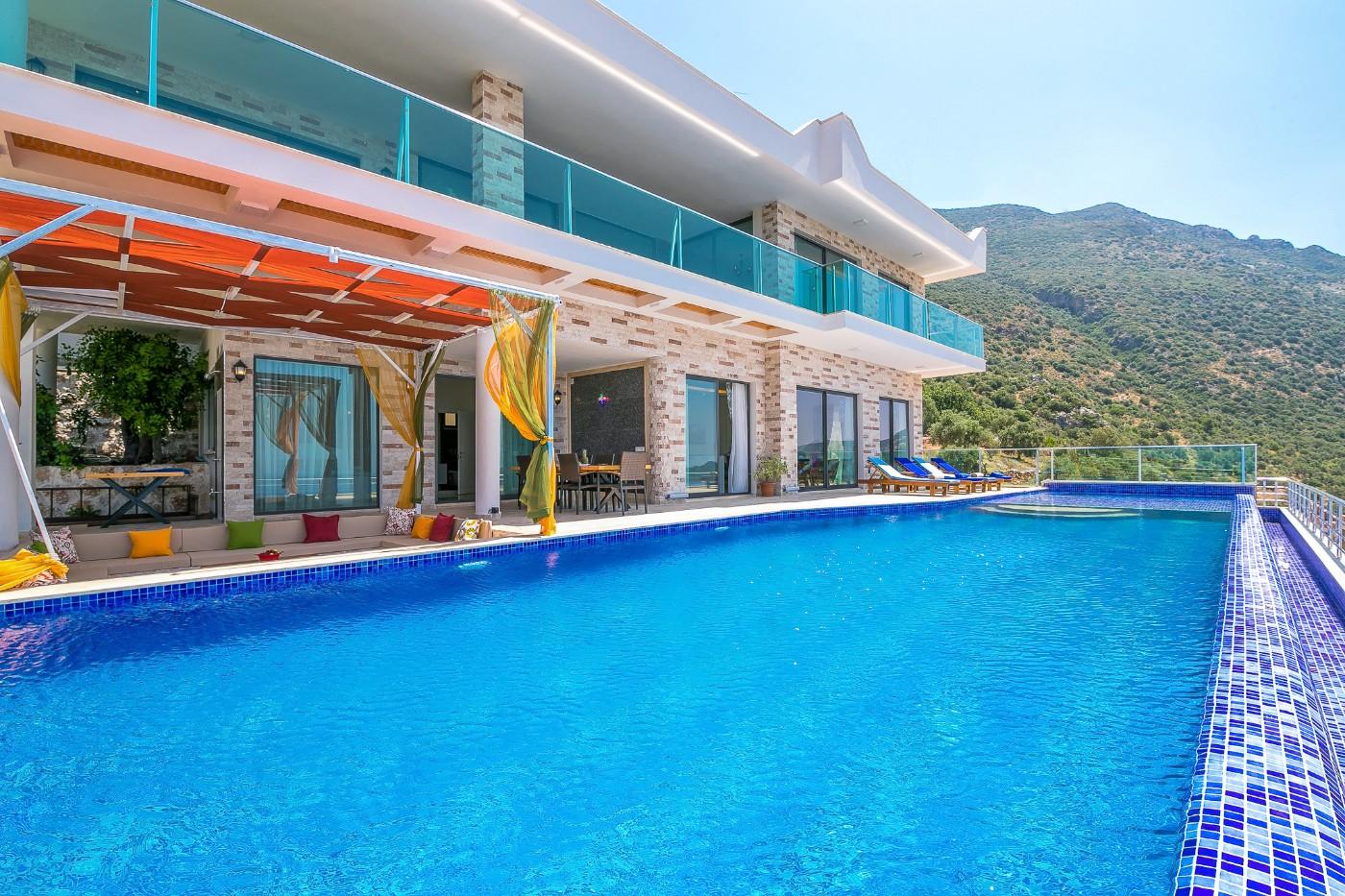 Kaş İslamlar'da Deniz Manzaralı, Özel Isıtmalı Havuzlu, Lüks Villa-22381