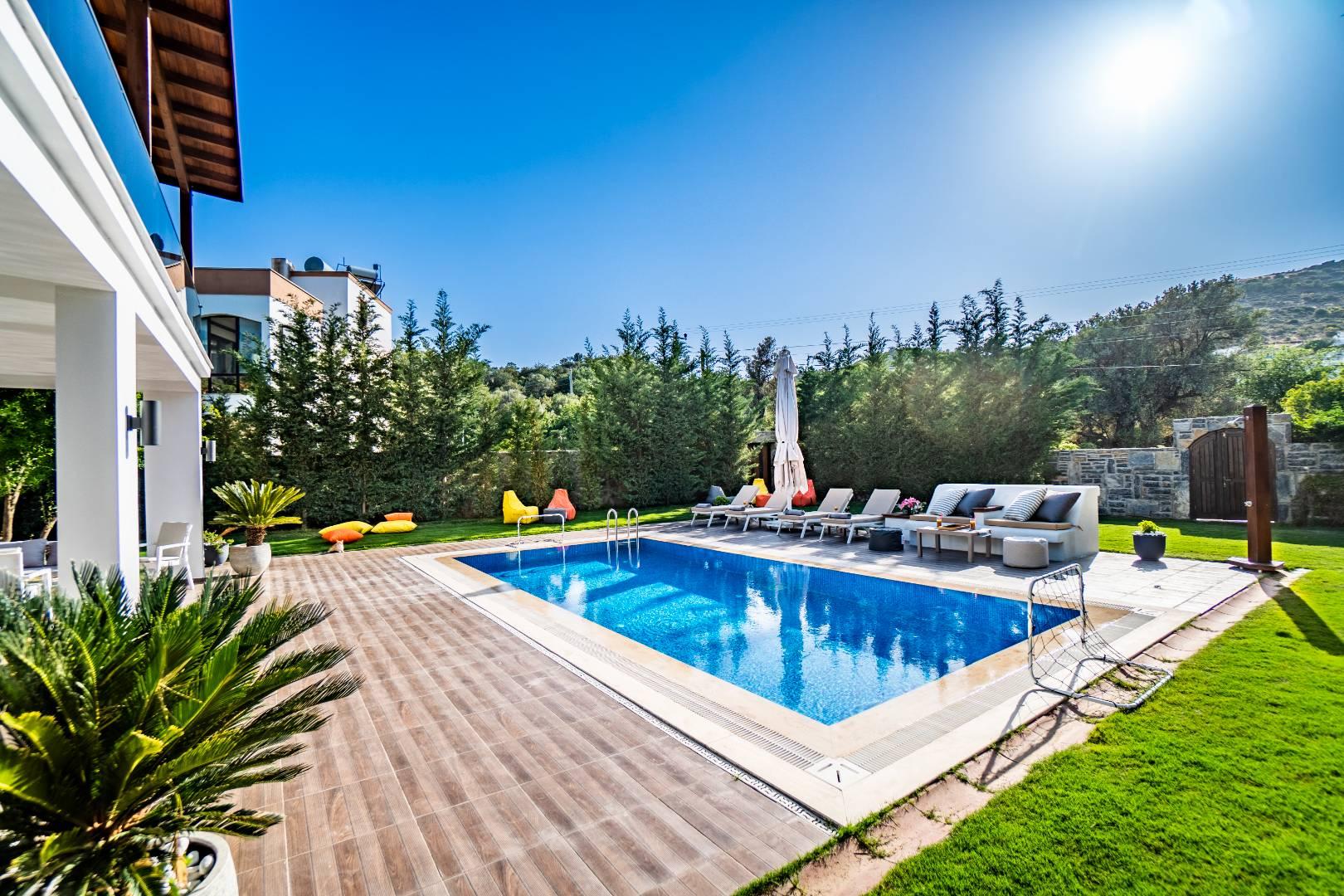 Bodrum Yalıkavak'ta Merkezi Konumda, Özel Havuzlu, Konforlu Villa-27512