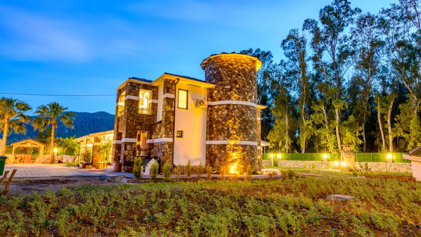 Fethiye Kayaköy'de Lüks Tasarıma Sahip, Özel Havuzlu, Bahçeli Villa-21262