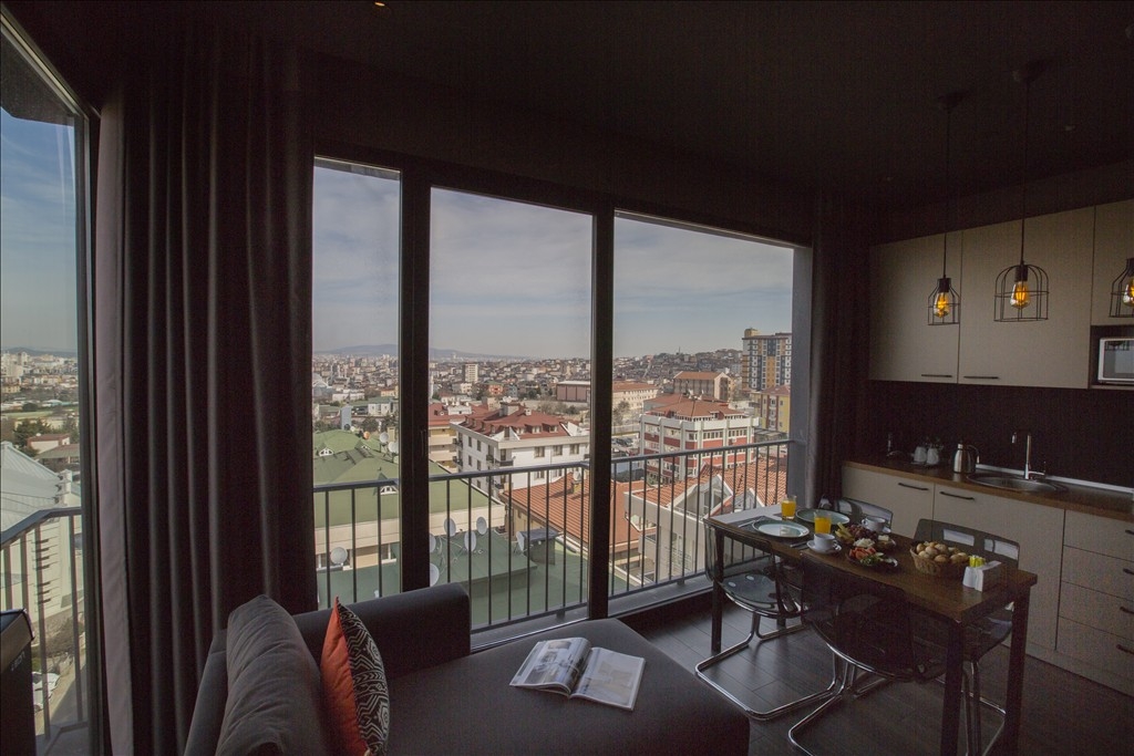 İstanbul Ataşehir'de Muhteşem Manzaralı, Köşe Suite