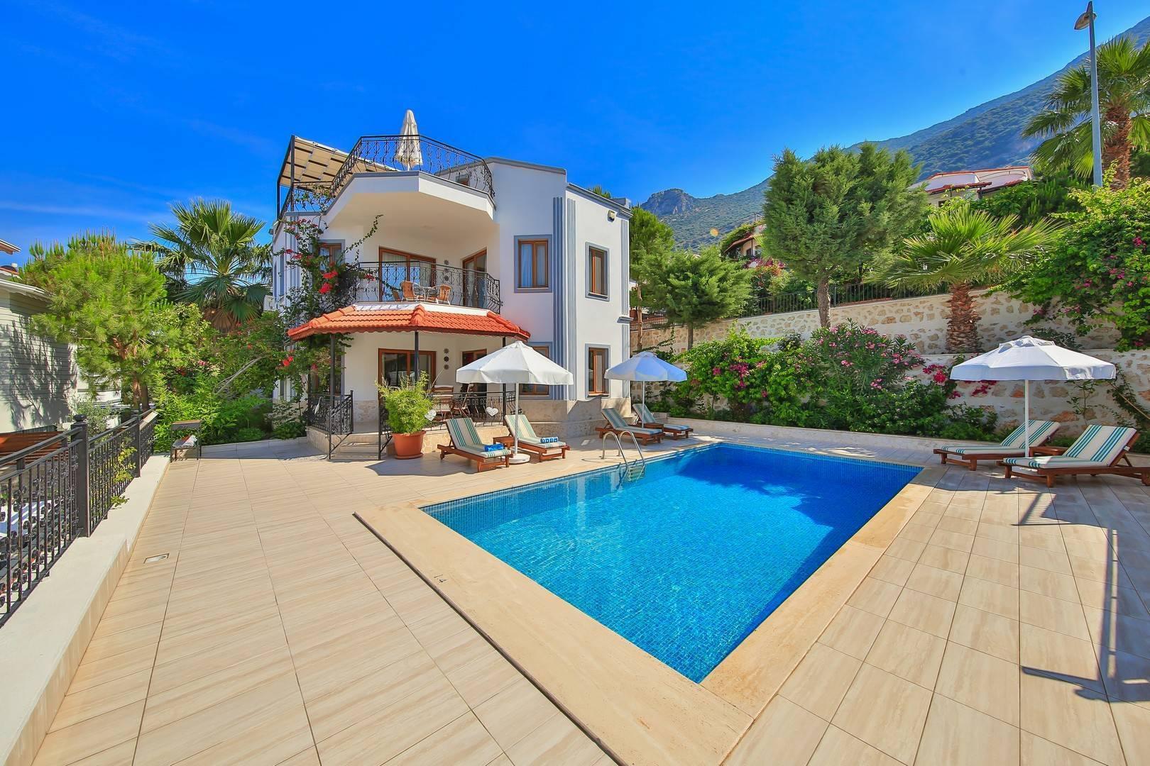 Kaş Kalkan'da Geniş Havuz Terasına Sahip, Özel Havuzlu, Geniş Villa-31745