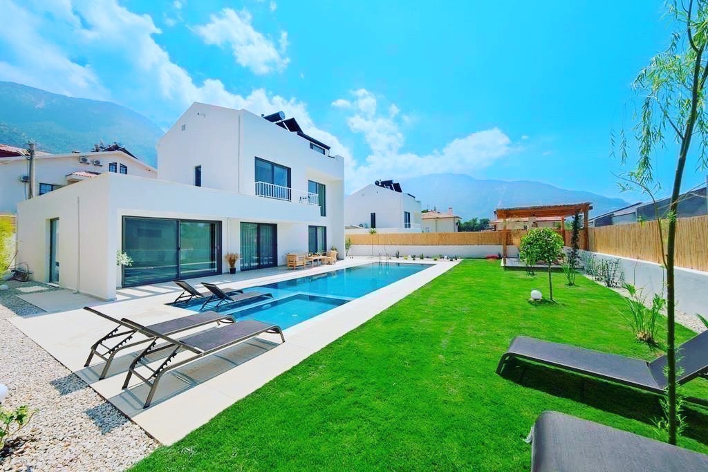 Fethiye Ölüdeniz'de Aile Gruplarına Uygun, Özel Havuzlu, Şık Villa