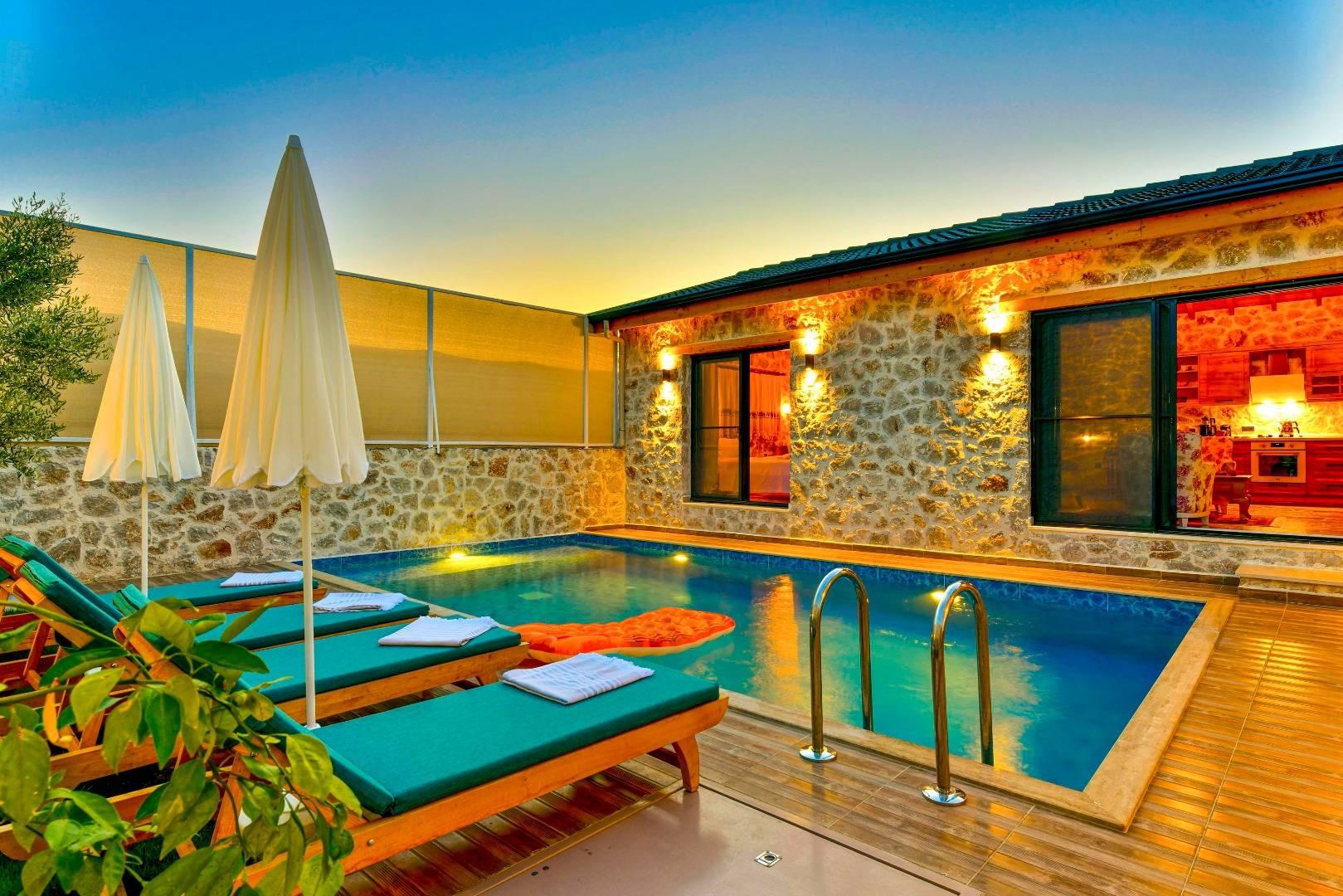 Fethiye'de Modern Mimarili, Özel Havuzlu, Jakuzili, Konforlu Villa-29837