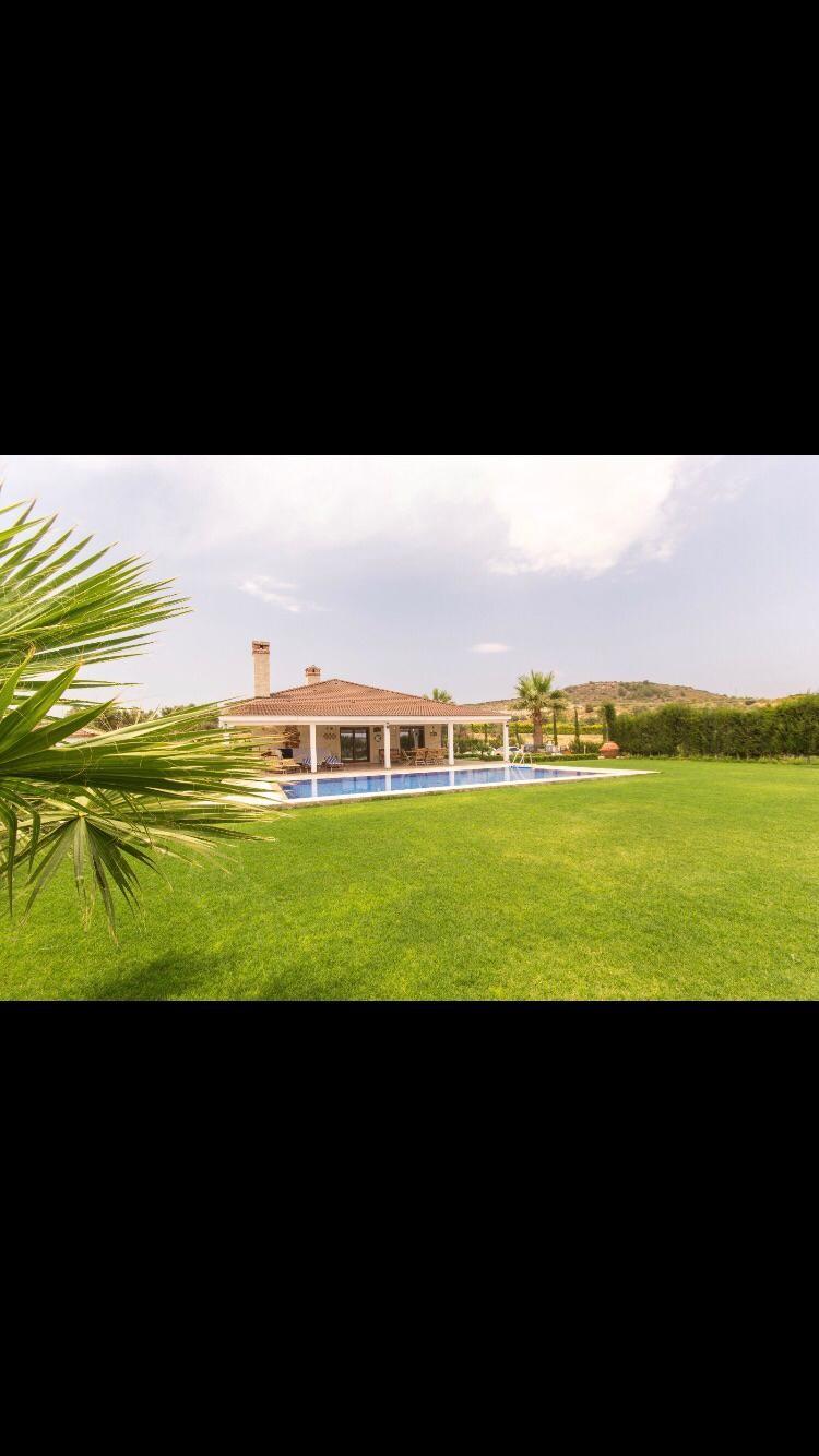 İzmir Çeşme'de Yemyeşil ve Ferah Bahçeli, Özel Havuzlu, Şirin Villa-16754