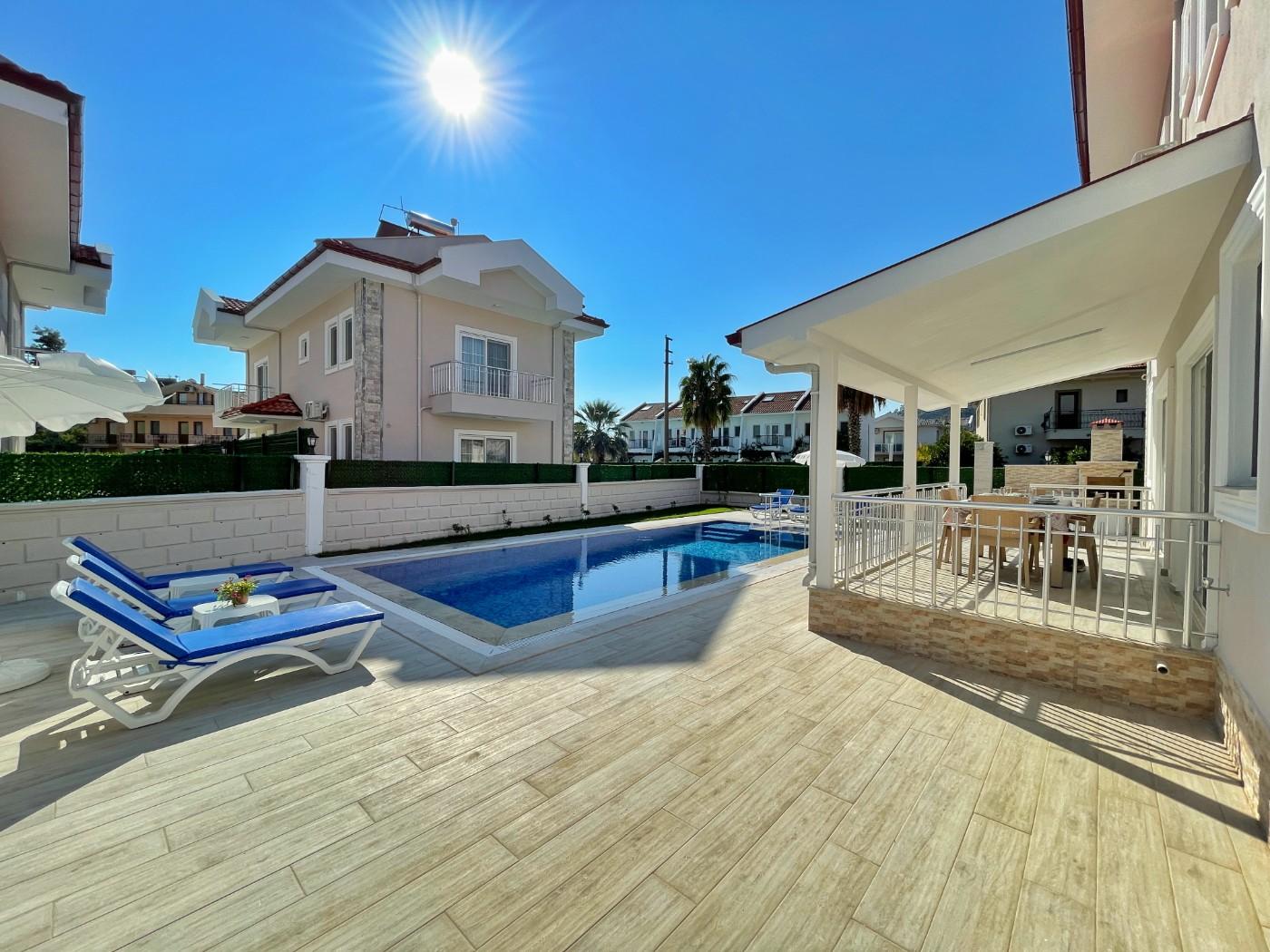 Dalyan'da Elverişli Konumda, Yetişkin ve Çocuk Havuzlu, Kiralık Villa-23646