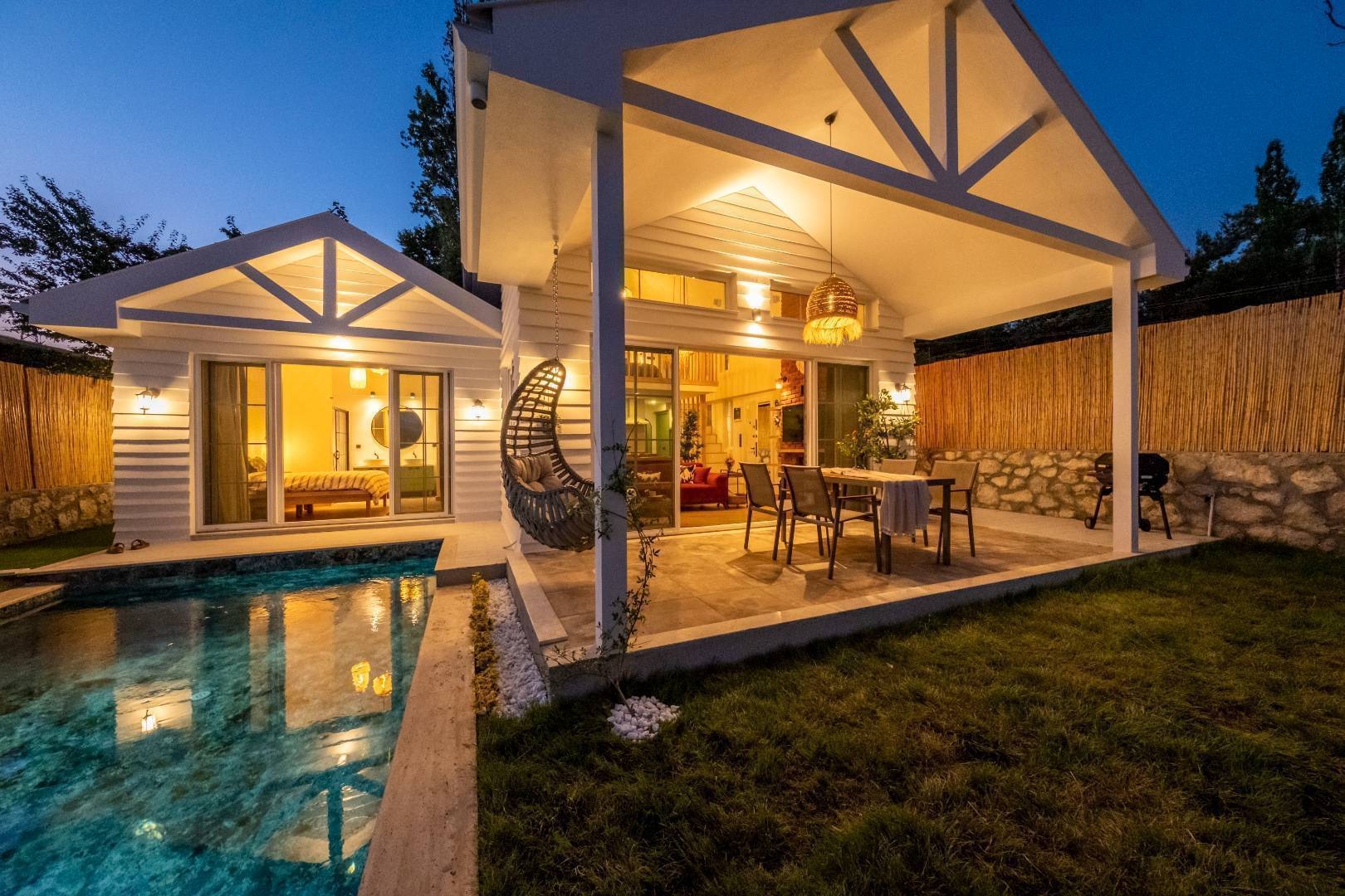 Muğla Seydikemer'de Muhteşem Tasarımlı, Özel Havuzlu, Kiralık Villa