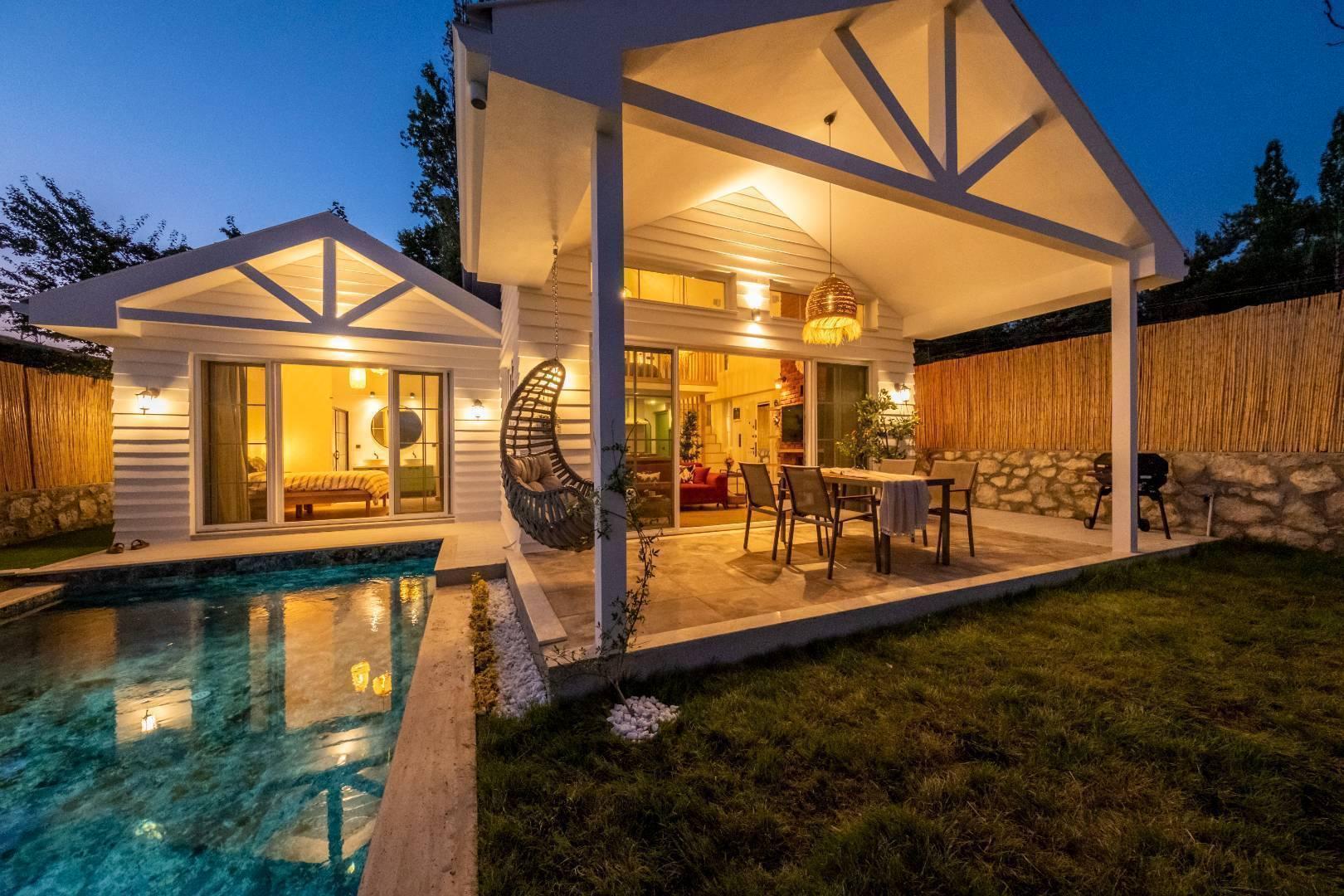 Muğla Seydikemer'de Muhteşem Tasarımlı, Özel Havuzlu, Kiralık Villa-28125