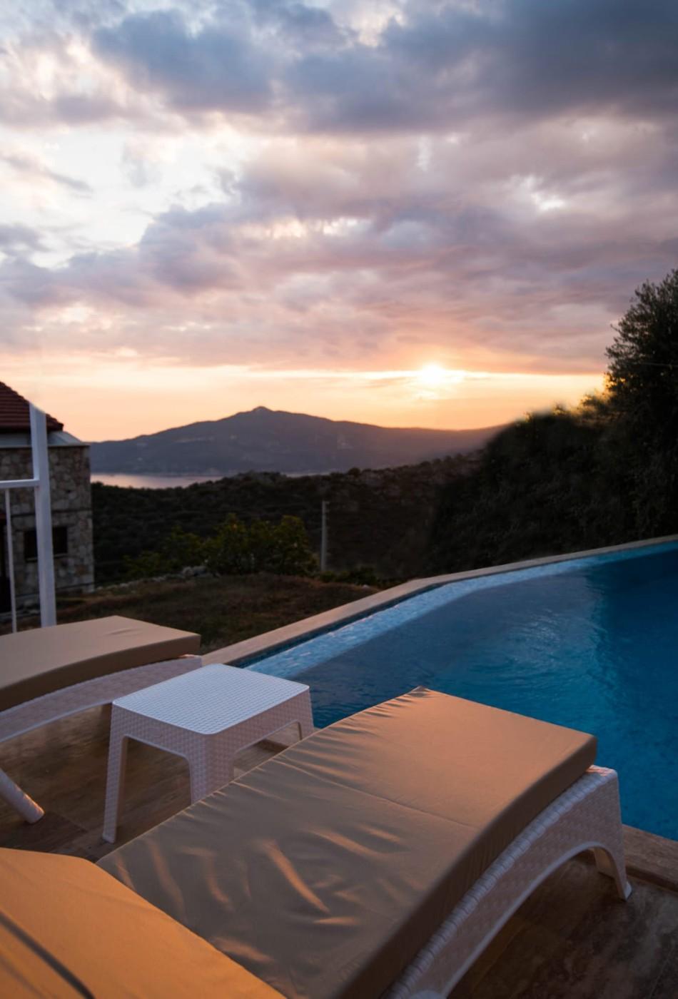 Kaş Bezirgan'da Muhteşem Deniz Manzaralı, Özel Havuzlu, Şık Villa-20558