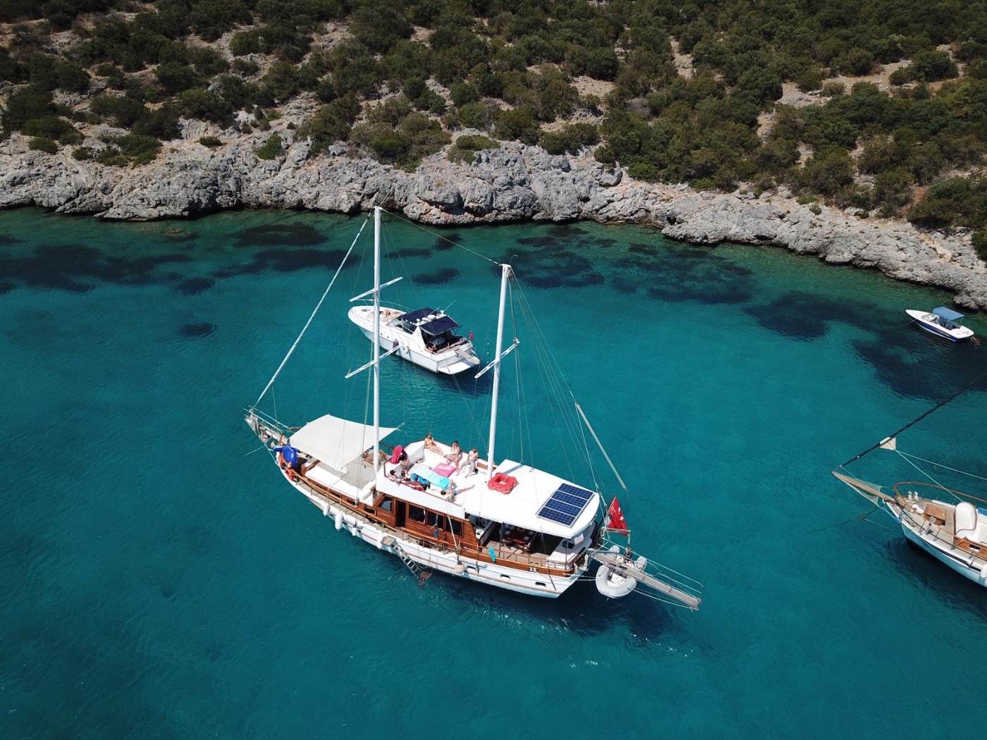 Bodrum'da Masmavi Sularda, Şık ve Ferah Dizayna Sahip, 8 Kişilik Gulet