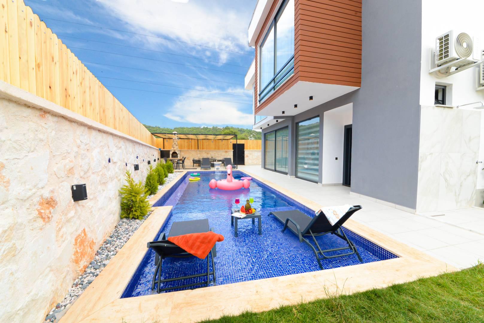 Kaş Ağullu'da Çocuk Oyun Alanlı, Özel Havuzlu, Konforlu Villa-39783