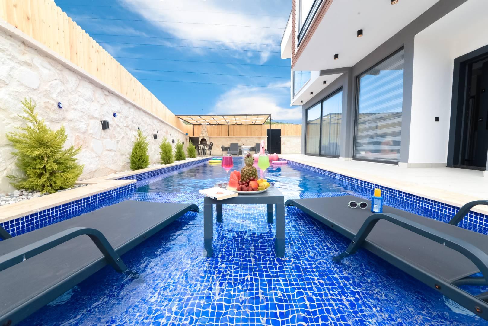 Kaş Ağullu'da Çocuk Oyun Alanlı, Özel Havuzlu, Konforlu Villa-39783