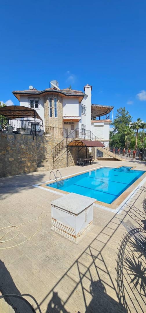 Alanya Avsallar'da Elverişli Konumda, Özel Havuzlu, Konforlu Villa