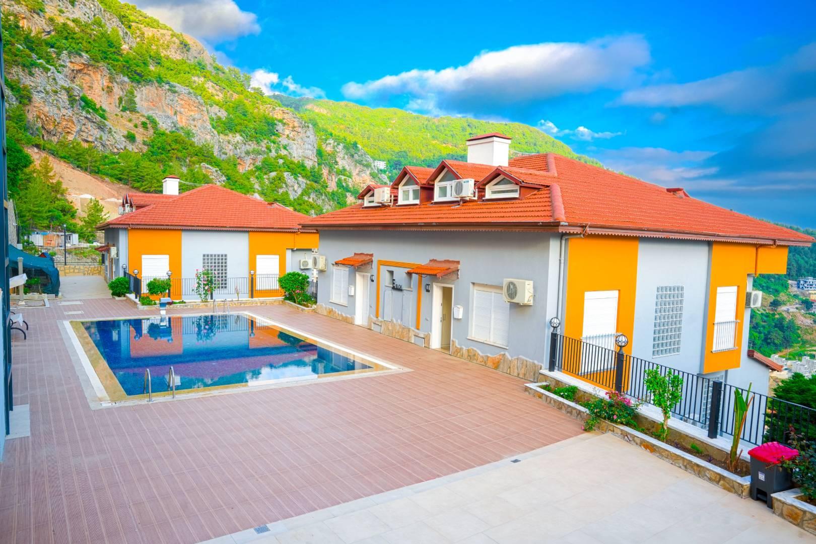 Alanya Bektaş'ta Nezih Konumda, Ortak Havuzlu, Konforlu Suite-43402