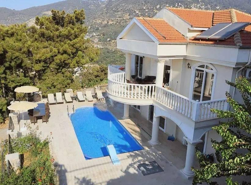 Alanya Bektaş'da Merkezi Konumda, Özel Havuzlu, 8 Kişilik Villa-42331