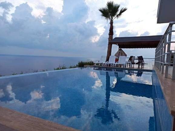 Alanya Uğrak'da Panoramik Deniz Manzaralı, Özel Havuzlu, Lüks Villa