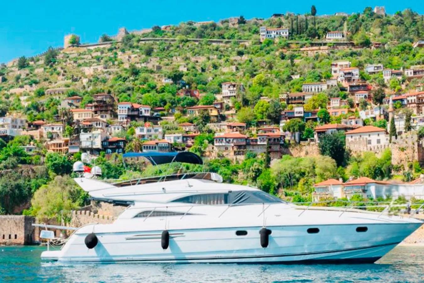 Alanya Dinek'in Masmavi Sularında, 6 Kişilik, Lüks Motoryat