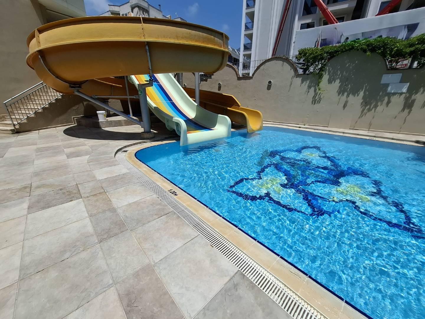 Alanya Güllerpınarı'nda Ailelere Uygun, Ortak Havuzlu, Konforlu Suit-42464