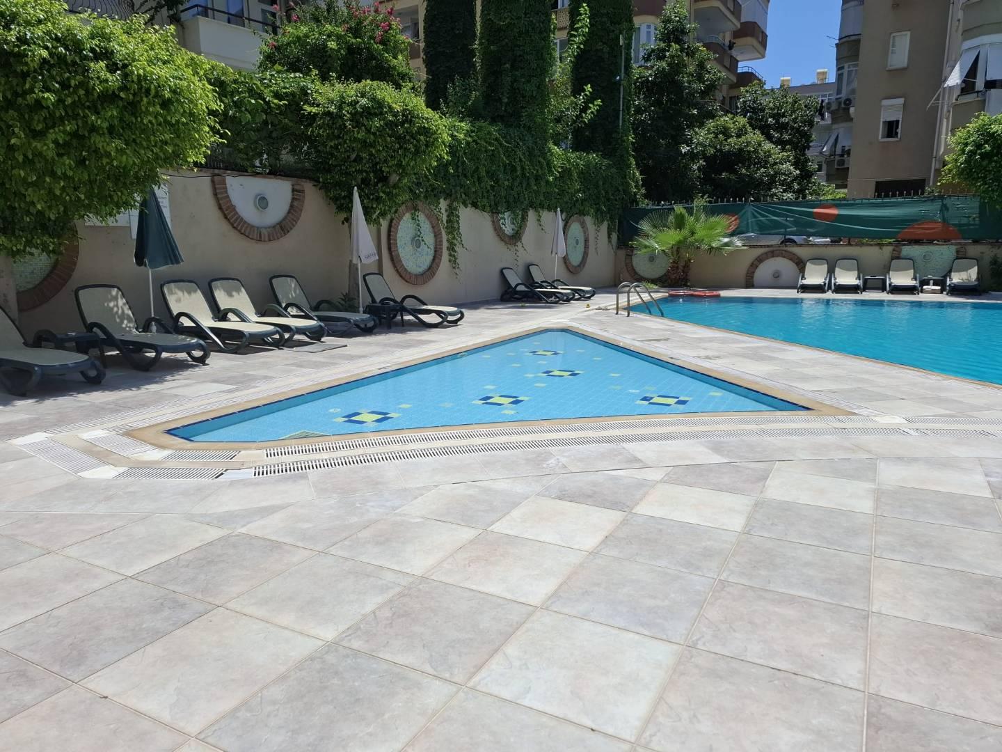 Alanya Güllerpınarı'nda Ailelere Uygun, Ortak Havuzlu, Konforlu Suit-42464