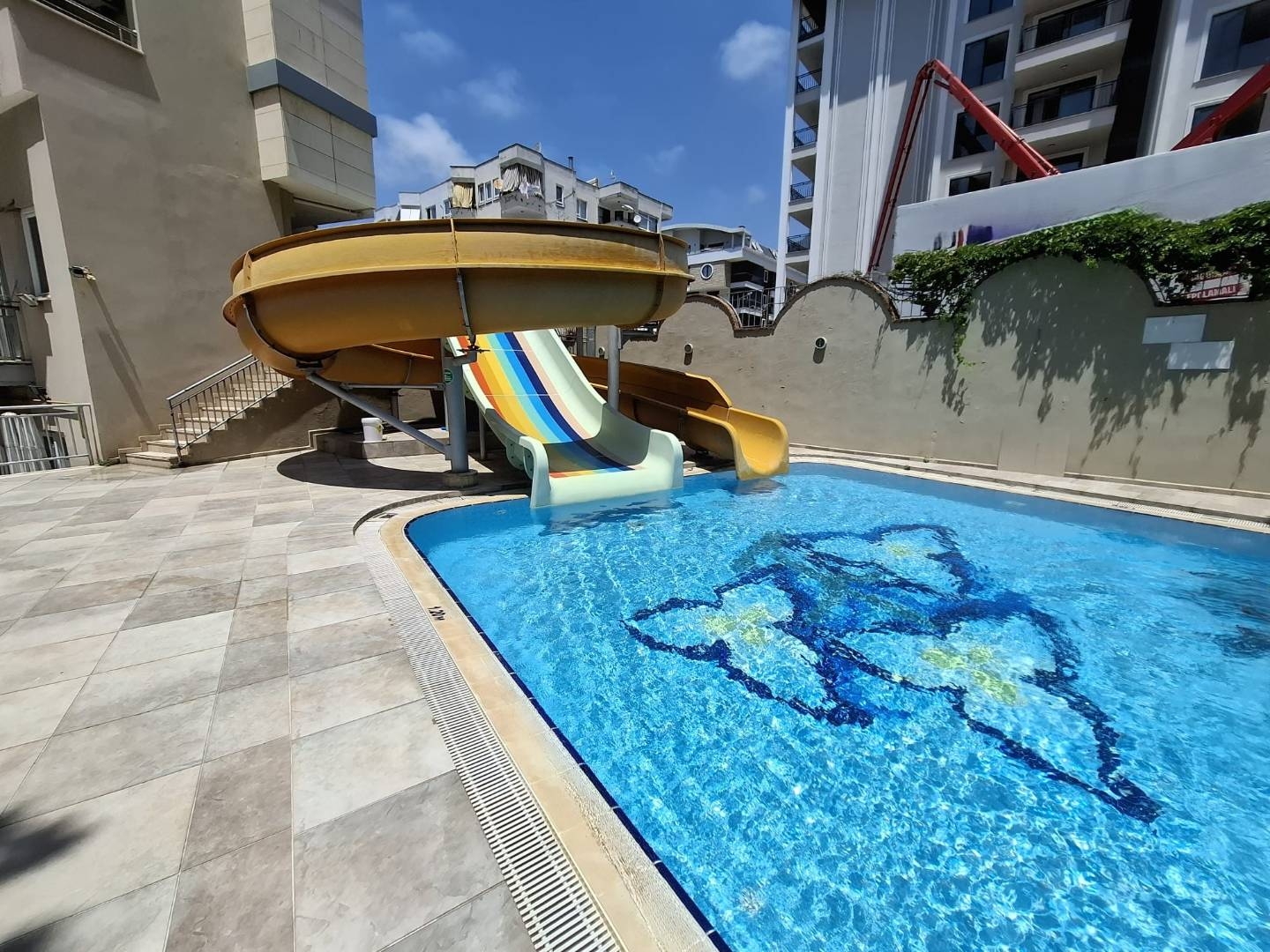 Alanya Güllerpınarı'nda Denize Yakın, Ortak Havuzlu, 3 Kişilik Suit