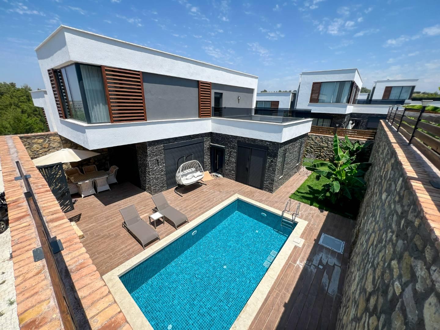 Alanya İncekum'da Sakin Konumda, Özel Havuzlu, Lüks Villa-42590