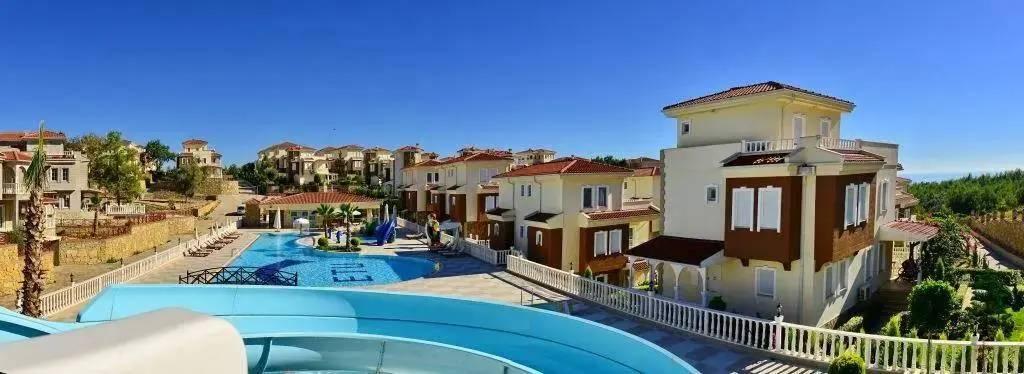 Alanya İncekum'da Site İçerisinde, Ortak Havuzlu, Bahçeli Villa-43190