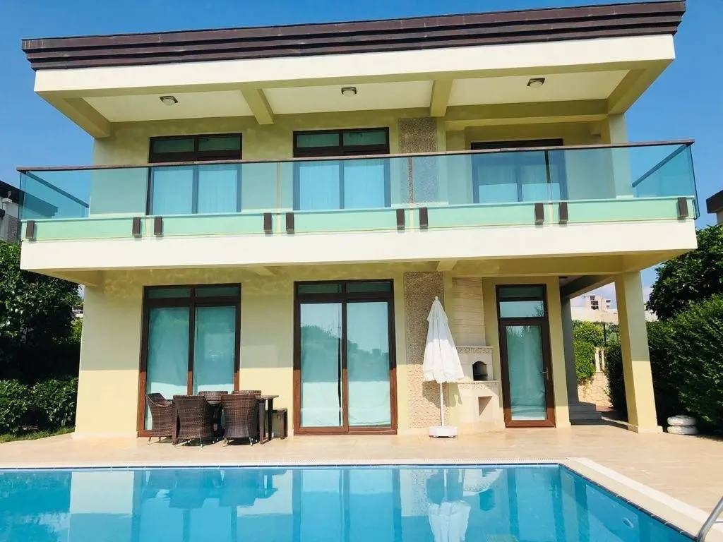Alanya Kargıcak'ta Tesis İçerisinde, Özel Havuzlu, Şık Villa
