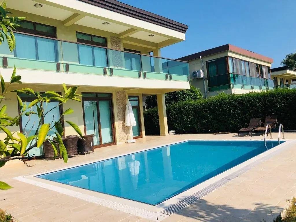 Alanya Kargıcak'ta Tesis İçerisinde, Özel Havuzlu, Şık Villa