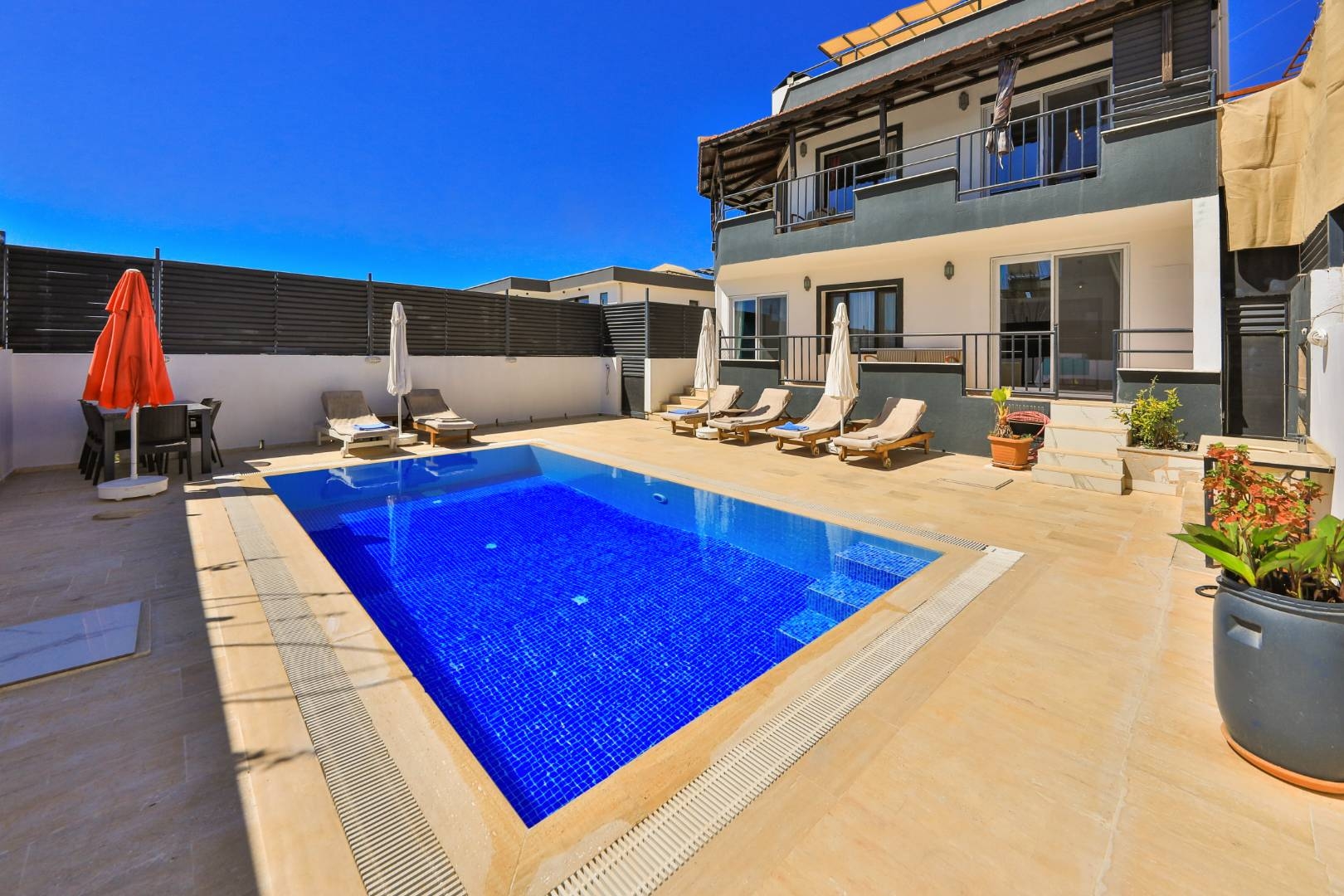 Kaş İslamlar'da Sakin Konumda, Özel Havuzlu, 3+1 Villa