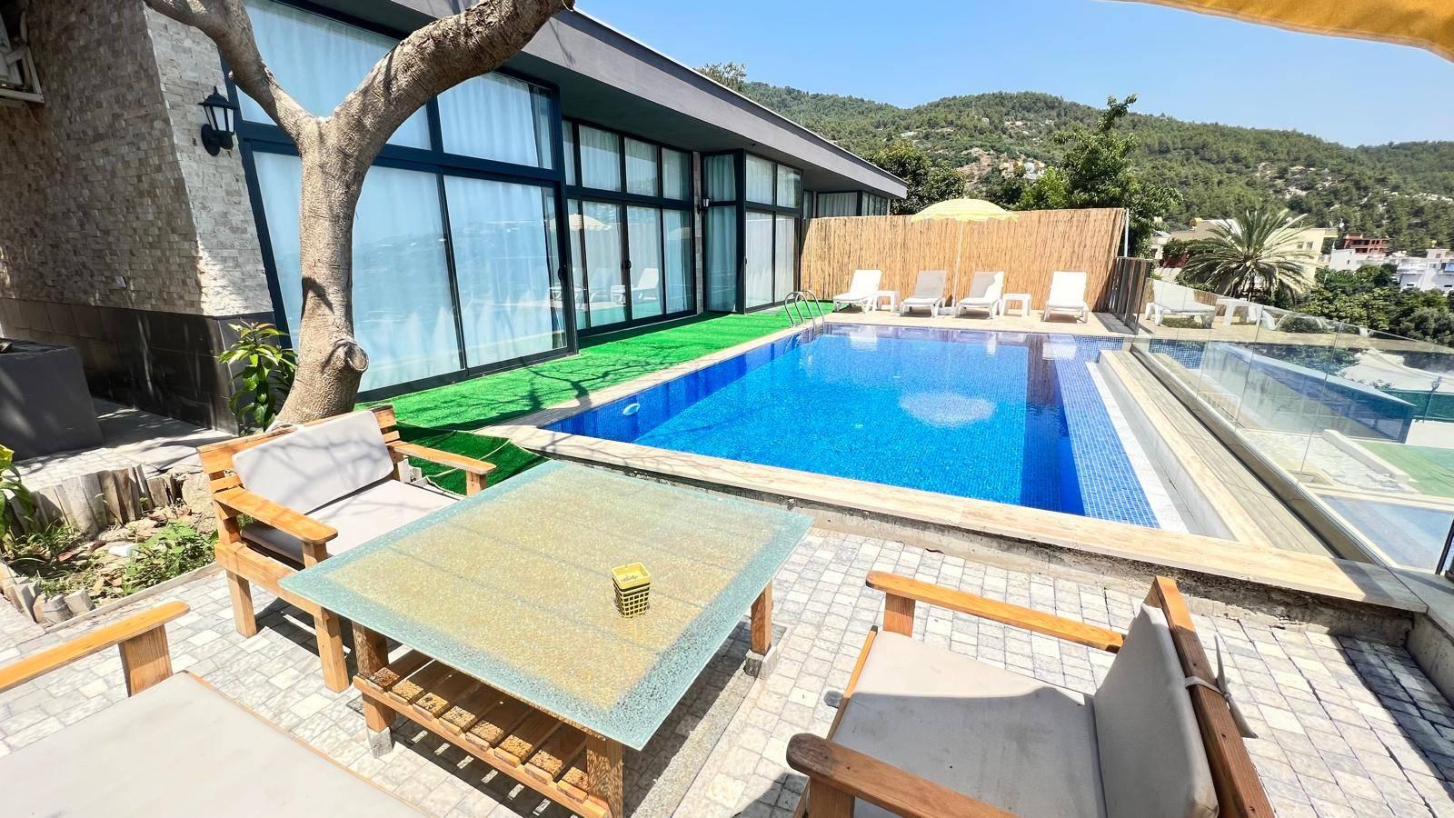 Alanya Büyükhasbahçe'de Modern Tasarımlı, Özel Havuzlu, 2+1 Villa-42338