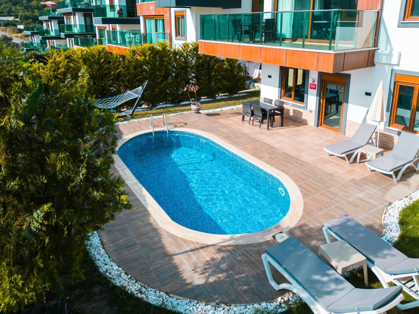 Alanya'da Merkezi Konumda, Deniz Manzaralı, Isıtmalı Havuzlu Villa-36063