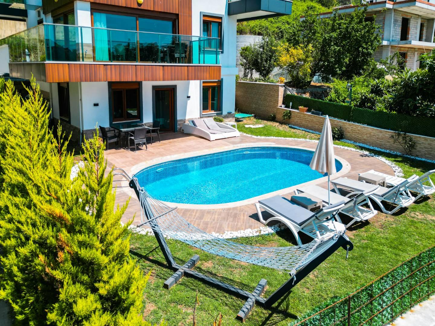 Antalya Alanya'da Deniz Manzaralı, Özel Havuzlu, 12 Kişilik Villa-35828