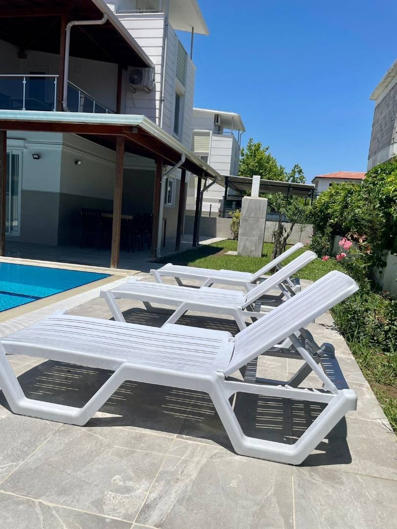Antalya Serik'te Merkeze Yakın Konumda, Özel Havuzlu, 5+1 Modern Villa