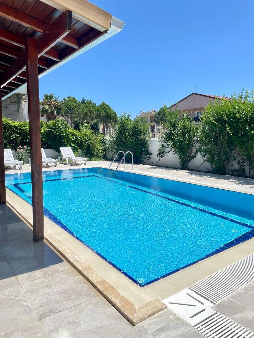 Antalya Serik'te Merkeze Yakın Konumda, Özel Havuzlu, 5+1 Modern Villa