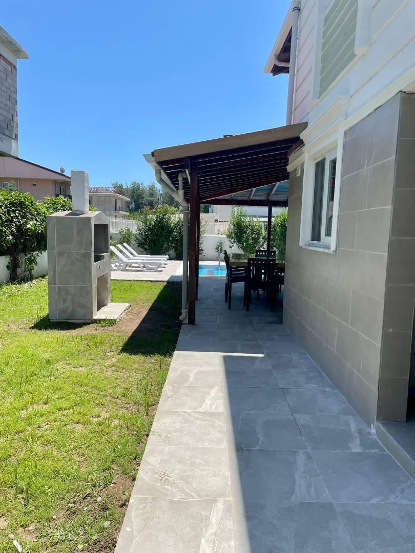 Antalya Serik'te Merkeze Yakın Konumda, Özel Havuzlu, 5+1 Modern Villa-35834