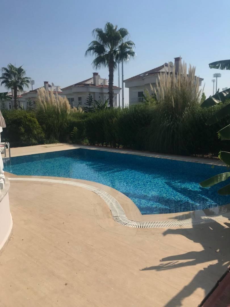 Antalya Serik'te Site İçerisinde, Özel Havuzlu, Geniş Bahçeli Villa-21665