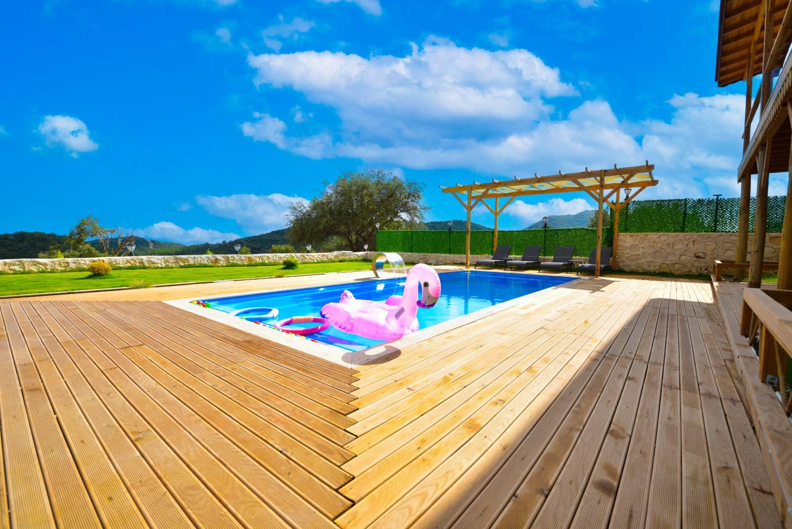 Demre Davazlar'da Geniş Alanlara Sahip, Özel Havuzlu, Bahçeli Villa-43267